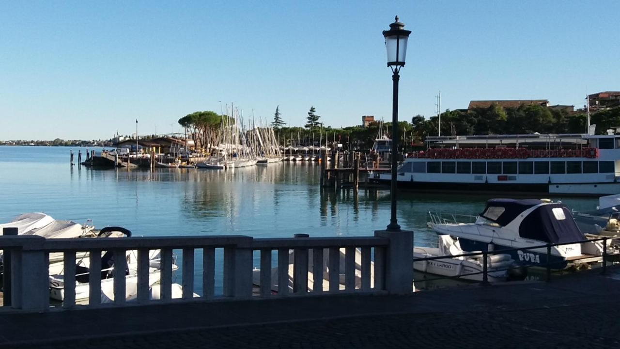 Emily'S Rooms "Villa Romana" Cir17067 Desenzano del Garda Kültér fotó
